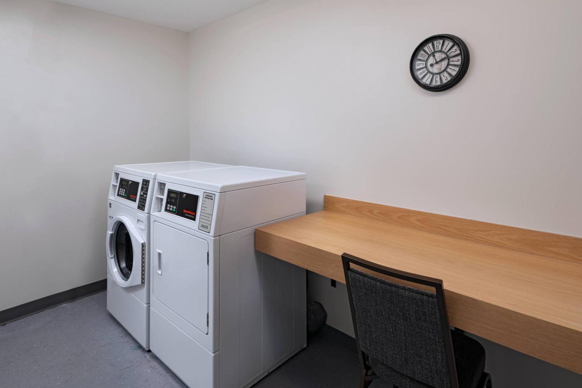 Fairfield Inn & Suites By Marriott Oskaloosa Extérieur photo